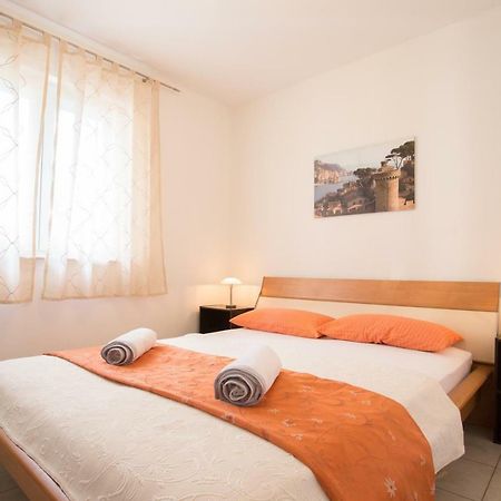 Apartment Smuljic Vrboska Exterior foto