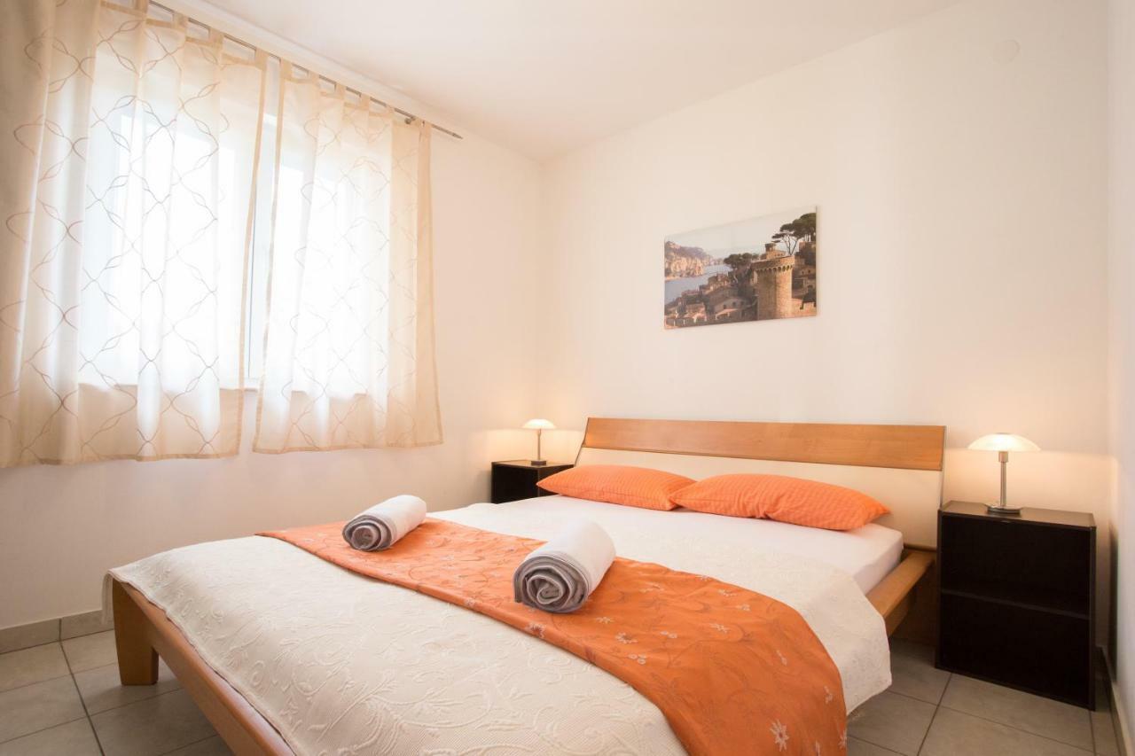 Apartment Smuljic Vrboska Exterior foto